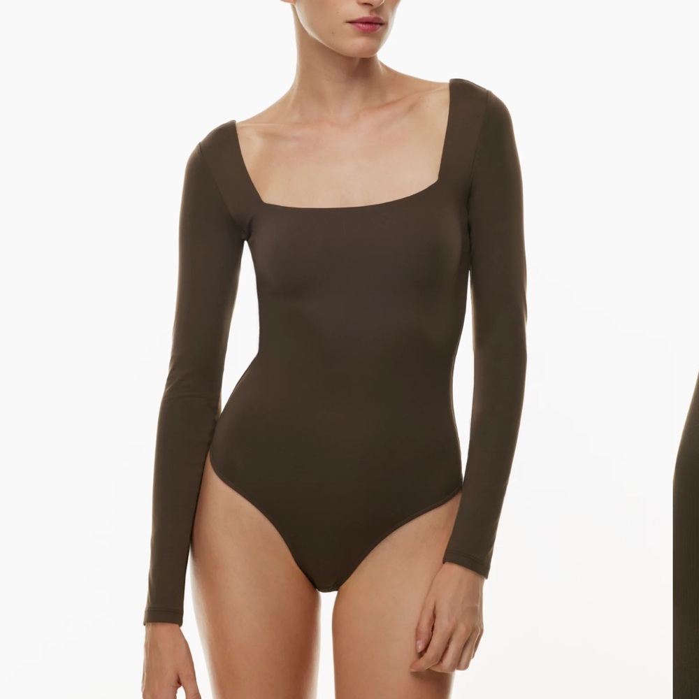 Aritzia - Contour Squareneck Longsleeve Bodysuit (Like New)